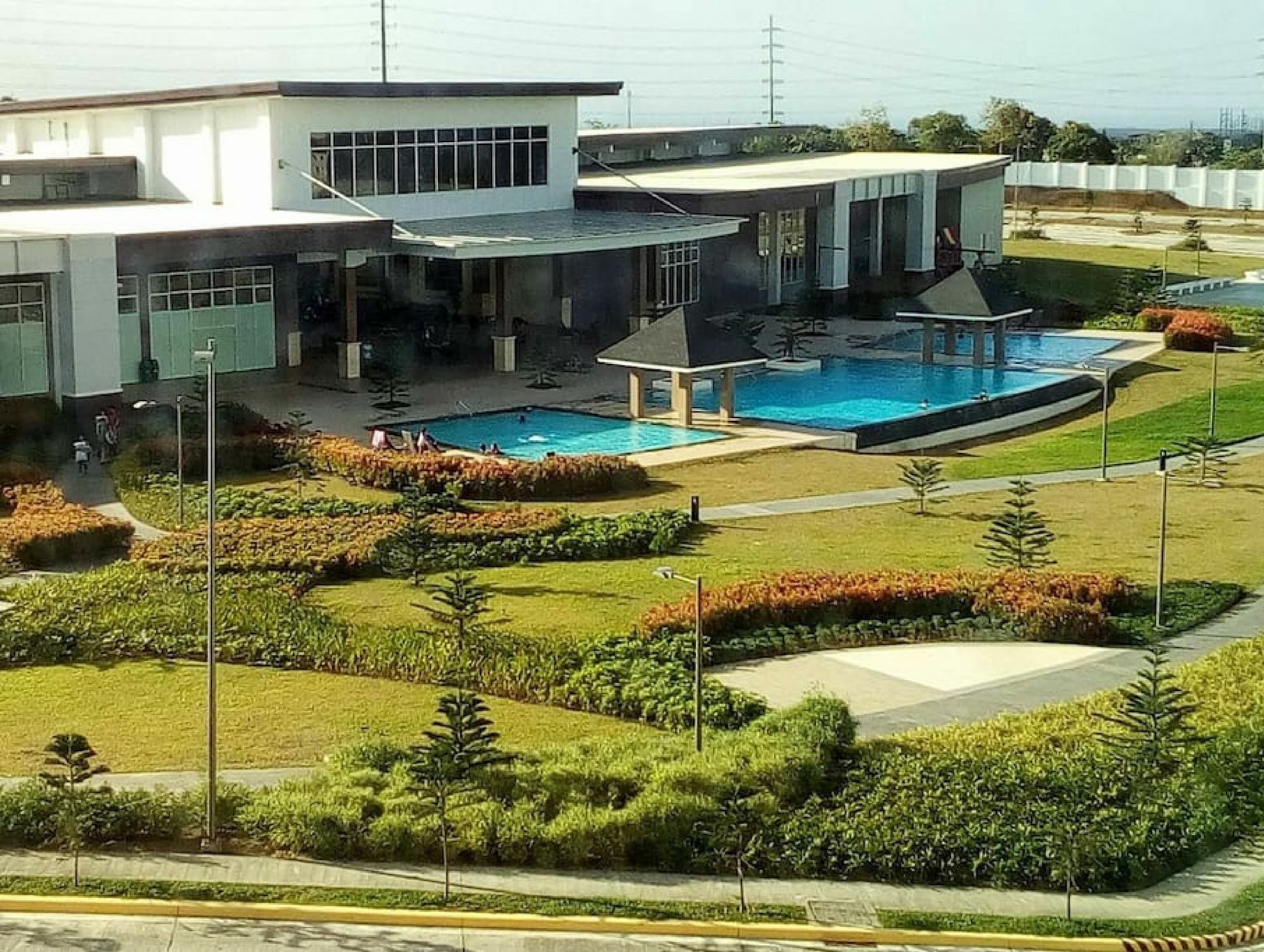 Blowing In The Wind - Lake View Apartments Tagaytay City Esterno foto